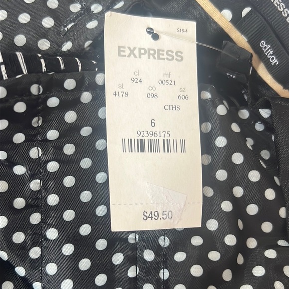 NWT- Express Design Studios City Shorts with Satin Belt - Picture 10 of 10